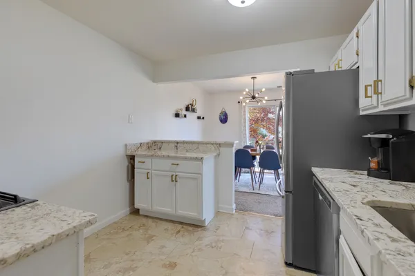 $2,249 | 204 Dublin Lane, Unit W2, Schaumburg, IL 60107