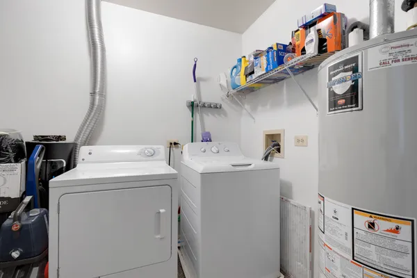 $2,249 | 204 Dublin Lane, Unit W2, Schaumburg, IL 60107