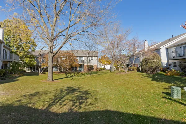 $2,249 | 204 Dublin Lane, Unit W2, Schaumburg, IL 60107