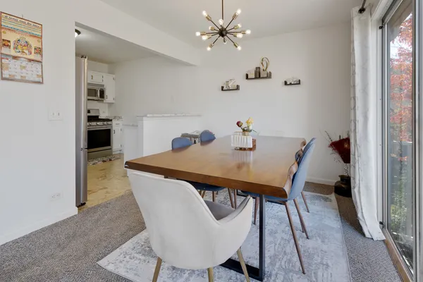 $2,249 | 204 Dublin Lane, Unit W2, Schaumburg, IL 60107