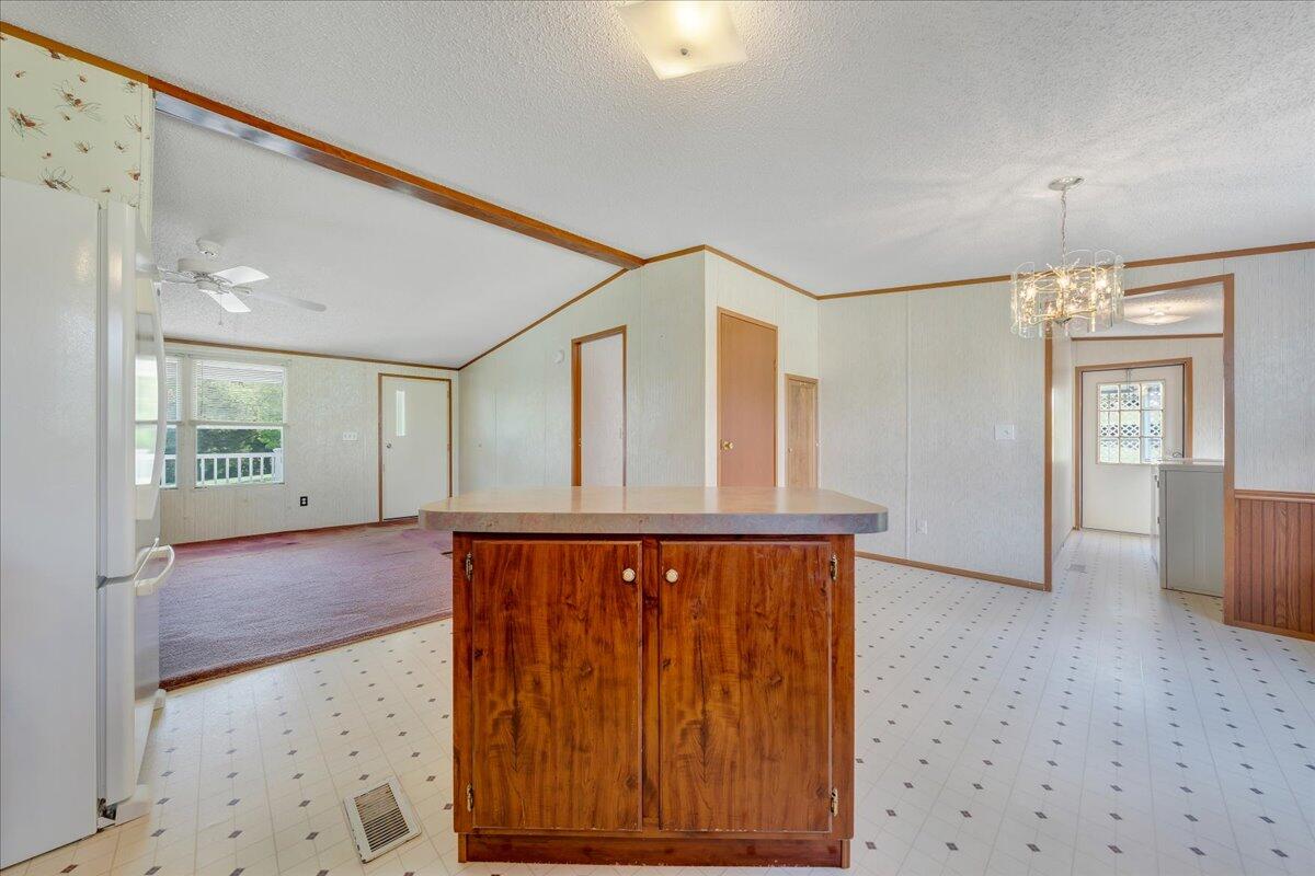 2012 Houston Mines Road Troutville, VA 24175 - Photo 12 of 40 10-MIB08571