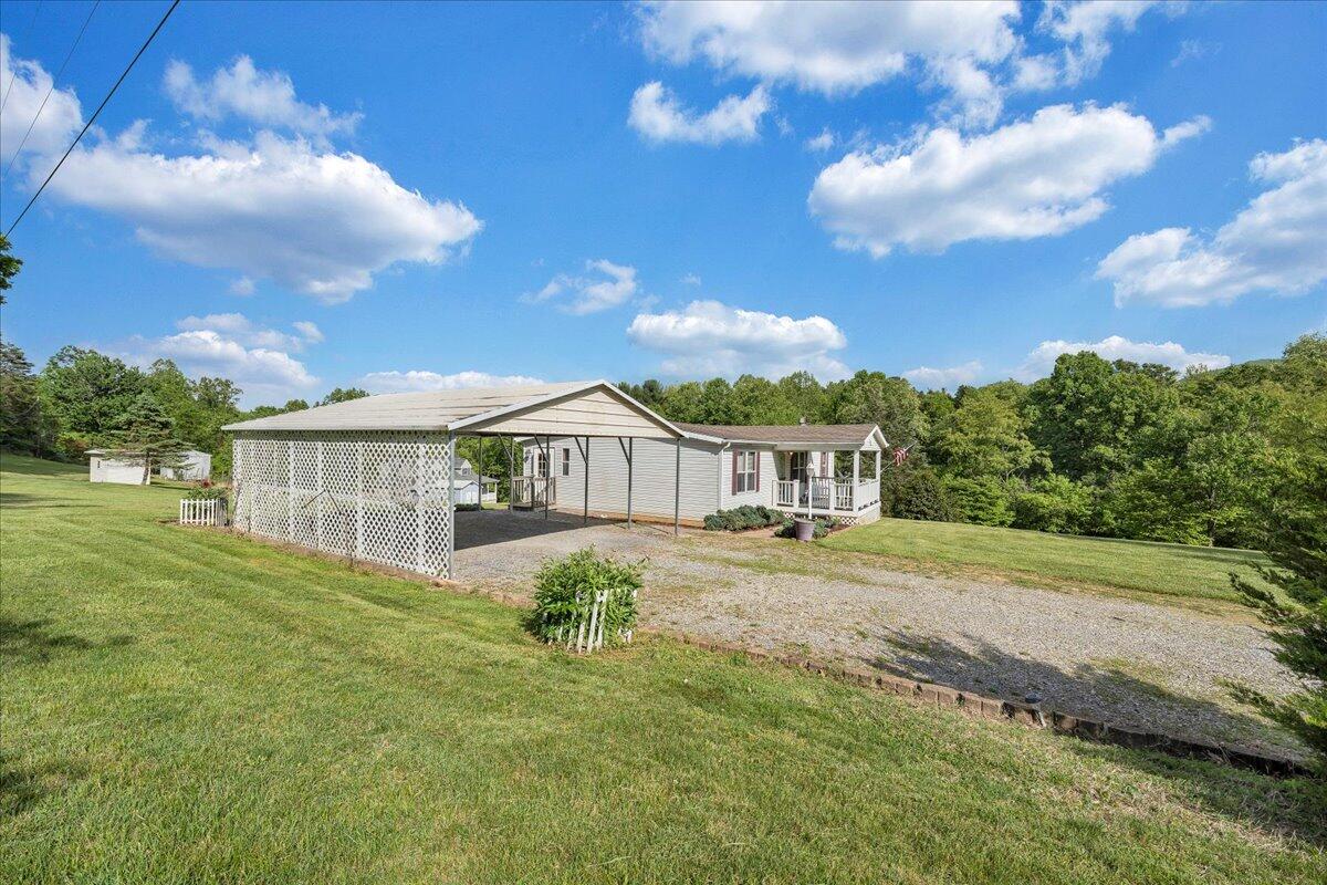 2012 Houston Mines Road Troutville, VA 24175 - Photo 2 of 40 27-MIB08520