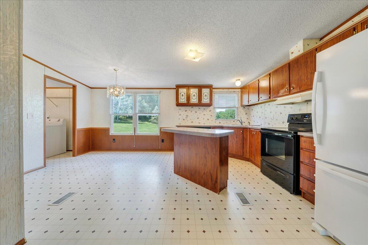 2012 Houston Mines Road Troutville, VA 24175 - Photo 10 of 40 14-MIB08583