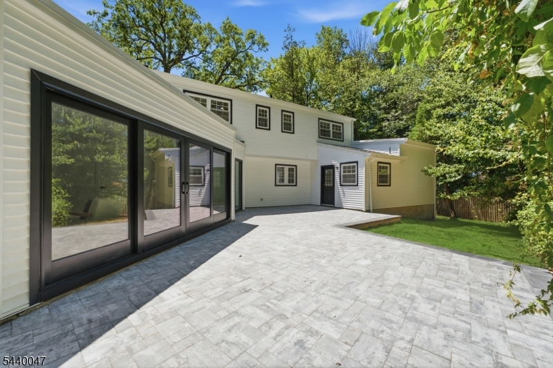 55 Green Hill Road Springfield, NJ 07081 - Photo 4 of 50