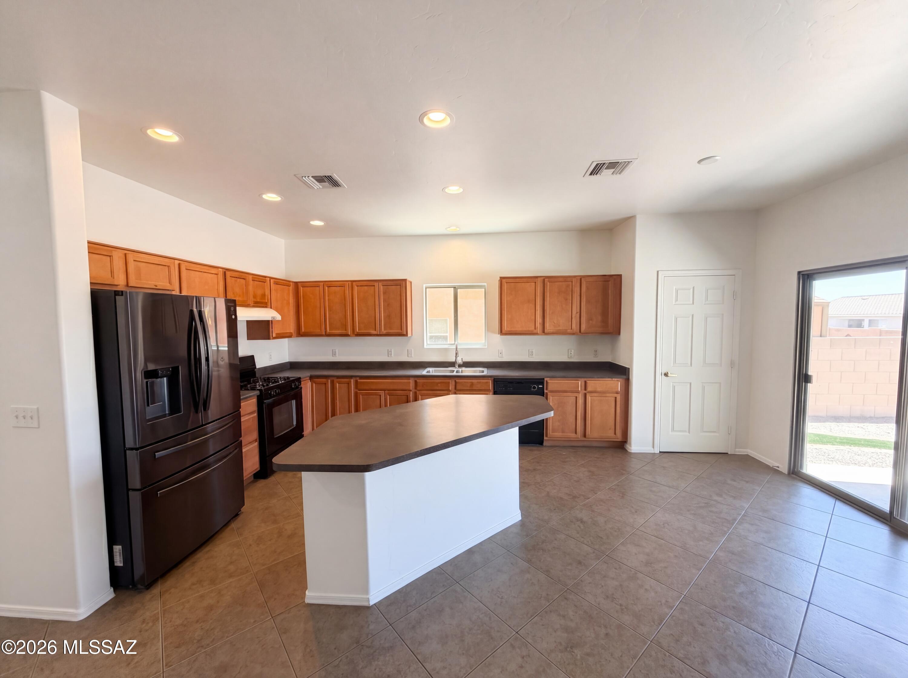 10431 East Rita Ranch Crossing Circle Tucson, AZ 85747 - Photo 2 of 24