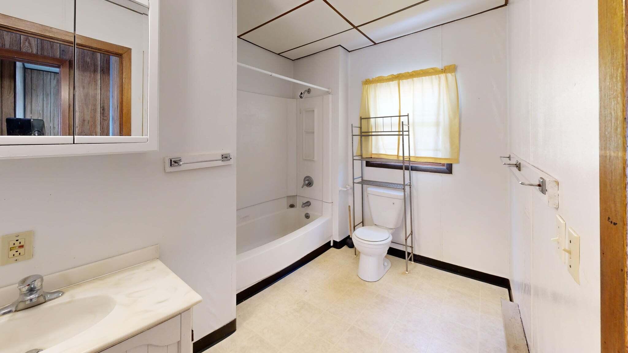 618 Kent Street Sparta, WI 54656 - Photo 16 of 33 bath upper