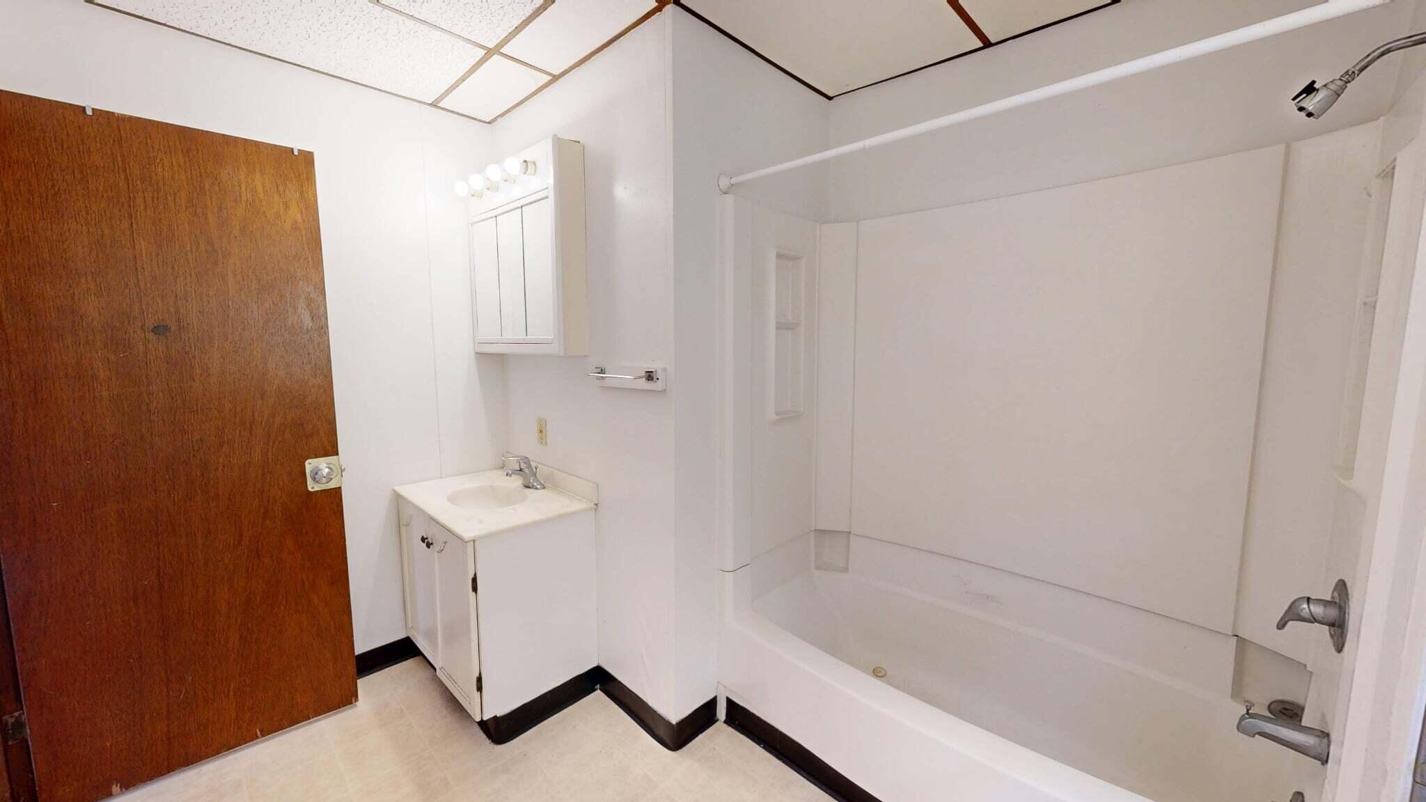 618 Kent Street Sparta, WI 54656 - Photo 17 of 33 bath upper