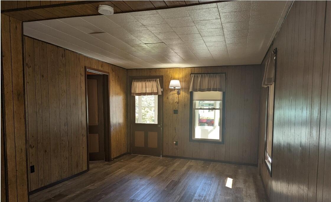 618 Kent Street Sparta, WI 54656 - Photo 20 of 33 living room main