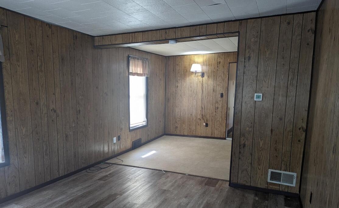 618 Kent Street Sparta, WI 54656 - Photo 21 of 33 dinning/living room main