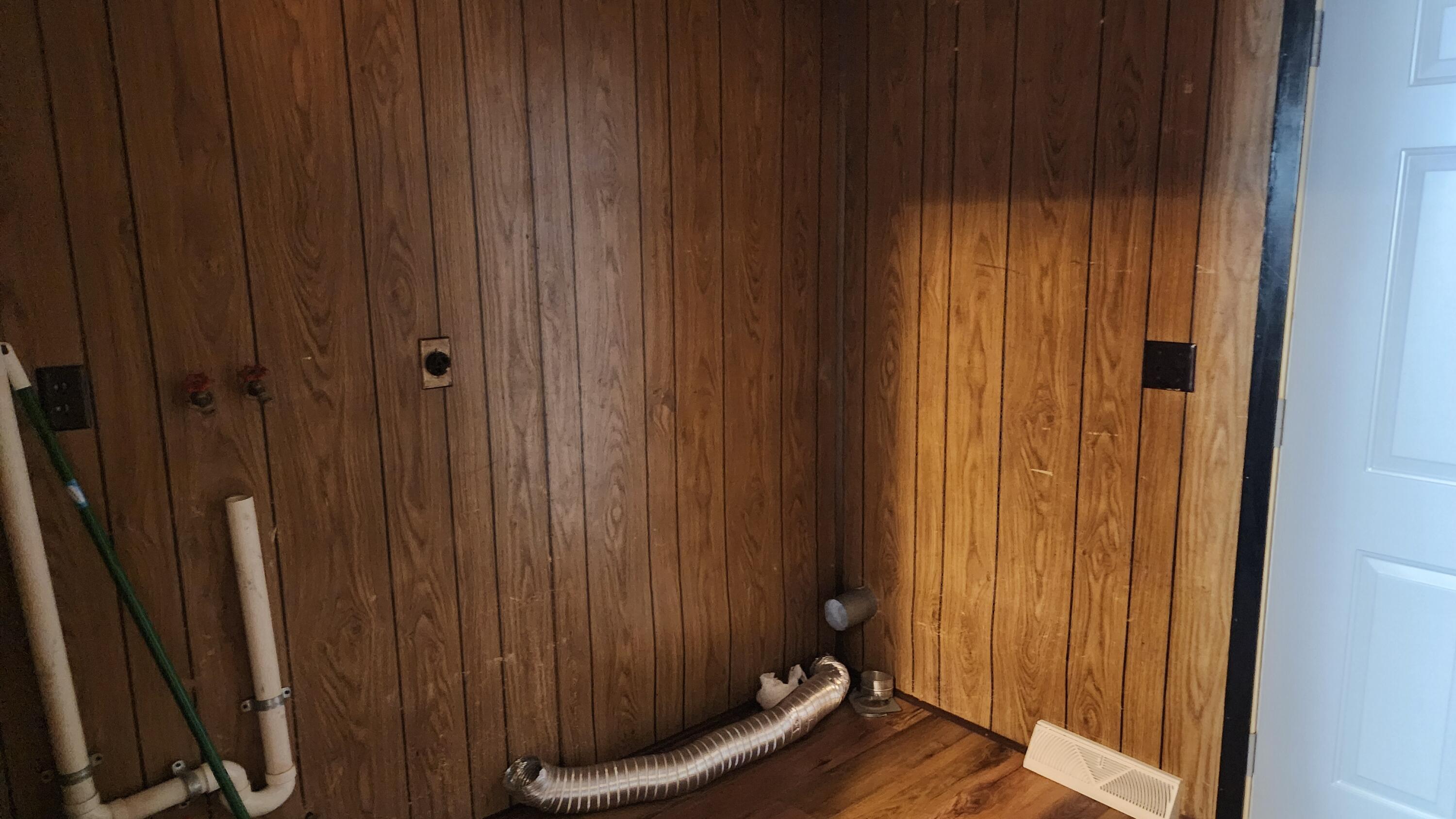 618 Kent Street Sparta, WI 54656 - Photo 27 of 33 Main laundry