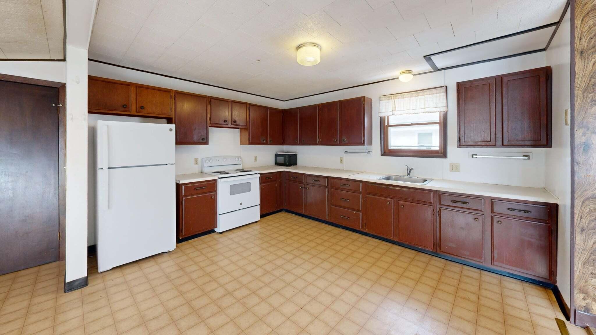 618 Kent Street Sparta, WI 54656 - Photo 3 of 33 kitchen upper