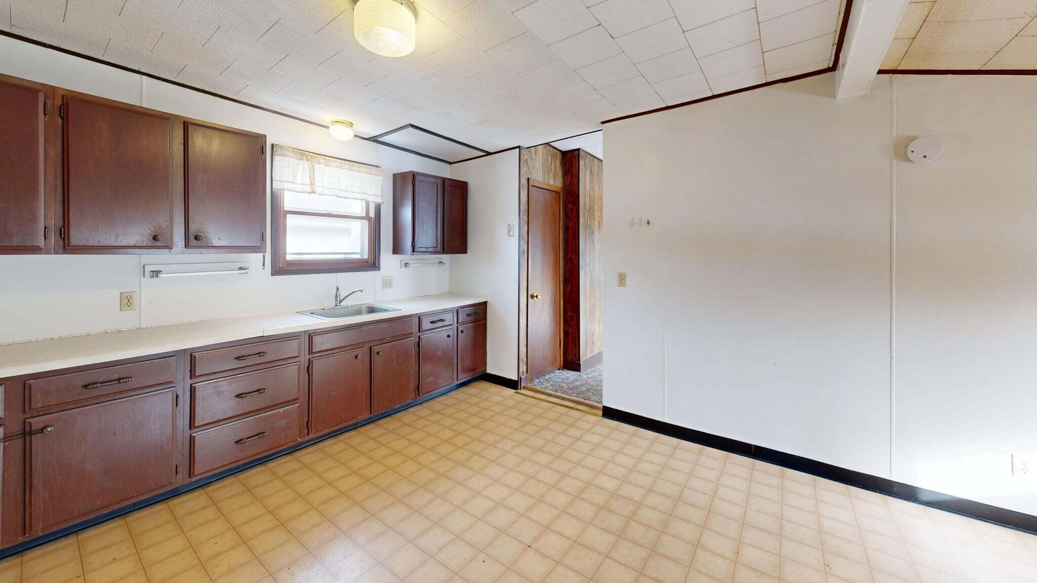 618 Kent Street Sparta, WI 54656 - Photo 6 of 33 kitchen upper