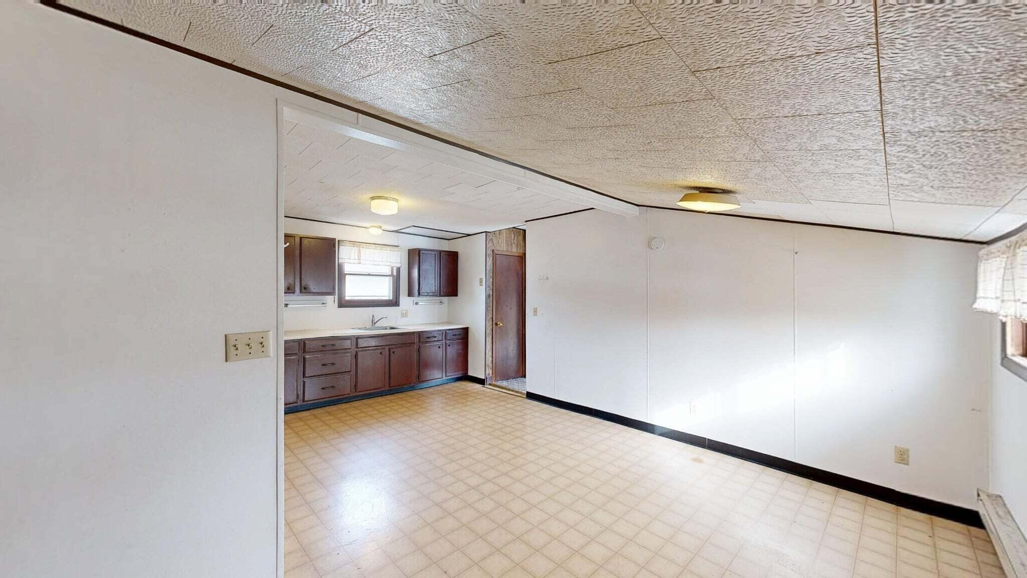 618 Kent Street Sparta, WI 54656 - Photo 7 of 33 dinning room upper