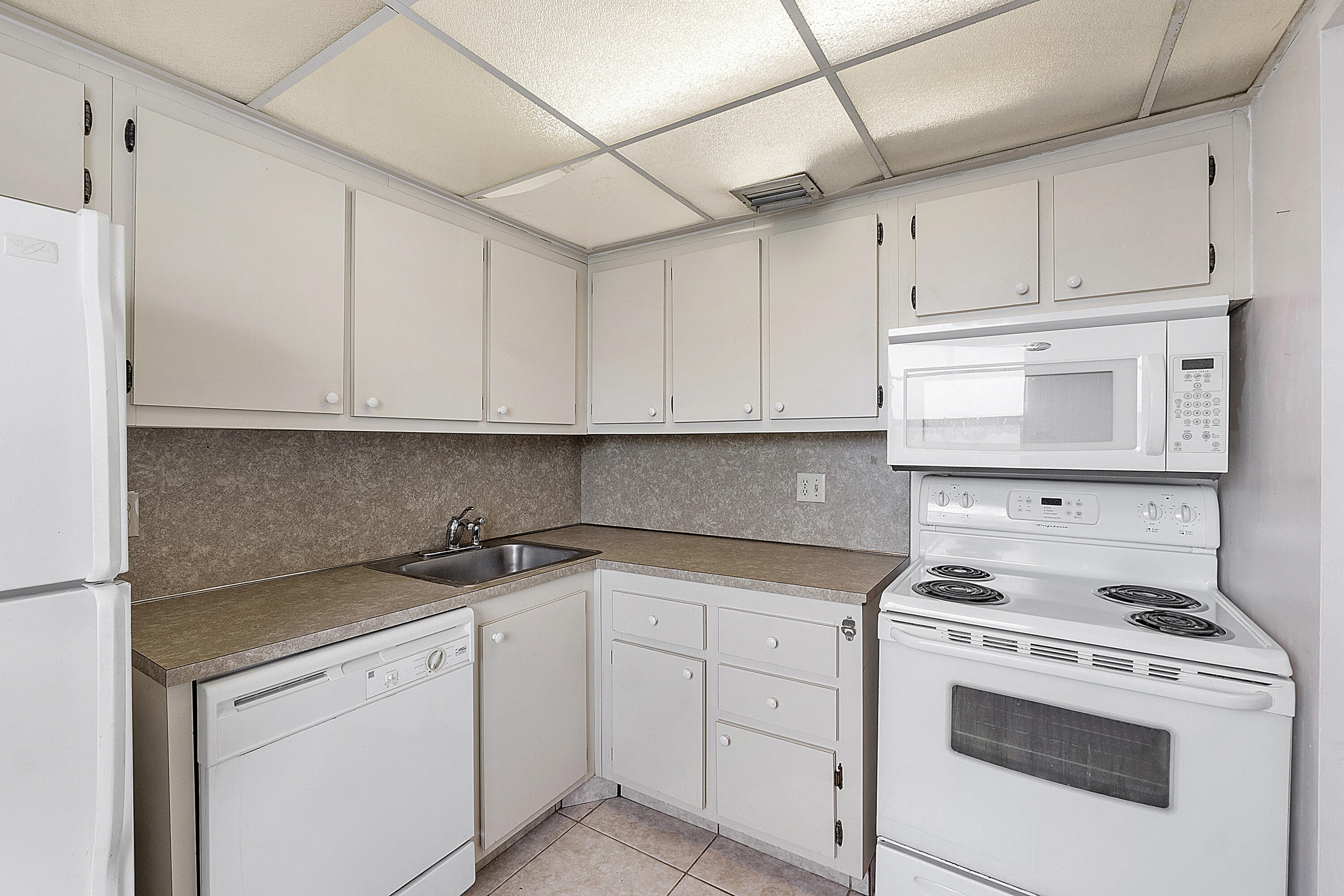 6193 Rock Island Road, Unit 503 Tamarac, FL 33319 - Photo 2 of 12 6193 Rock Island Rd u503_002