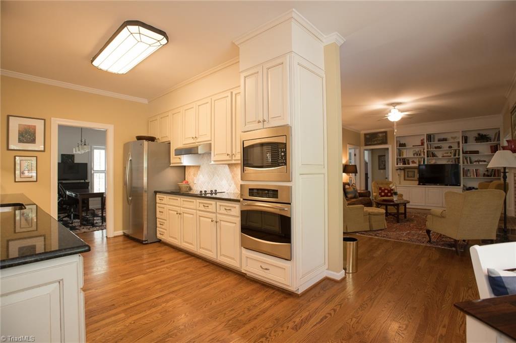 1703 Heathcliff Road High Point, NC 27262 - Photo 12 of 34 Gallery Image 12