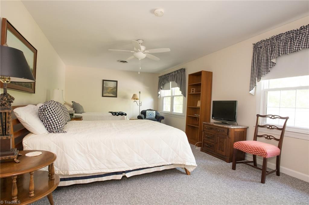 1703 Heathcliff Road High Point, NC 27262 - Photo 24 of 34 Gallery Image 24