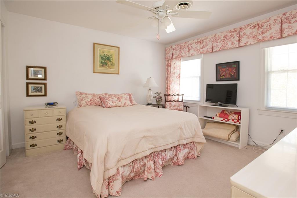 1703 Heathcliff Road High Point, NC 27262 - Photo 26 of 34 Gallery Image 26