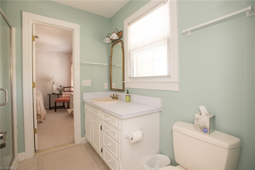 1703 Heathcliff Road High Point, NC 27262 - Photo 28 of 34 Gallery Image 28