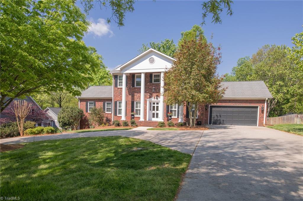 1703 Heathcliff Road High Point, NC 27262 - Photo 4 of 34 Gallery Image 4