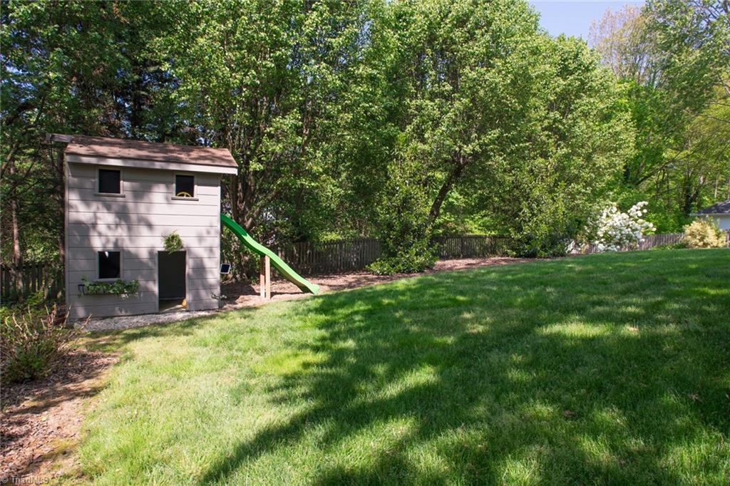 1703 Heathcliff Road High Point, NC 27262 - Photo 33 of 34 Gallery Image 33