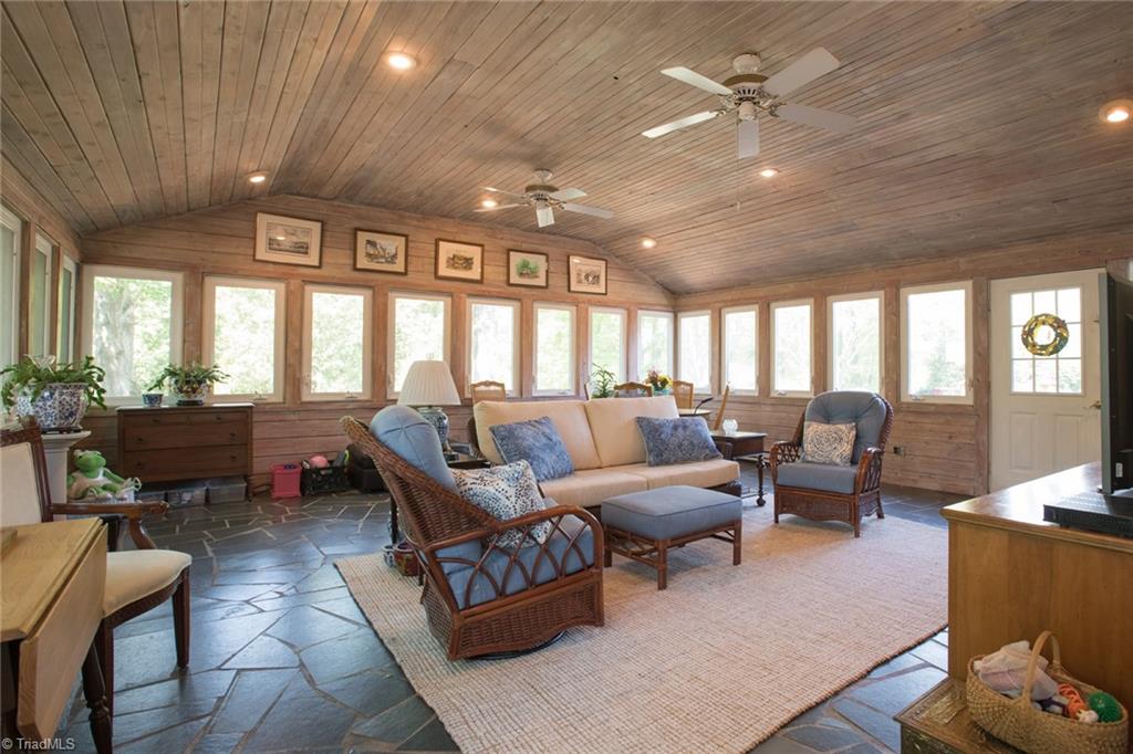 1703 Heathcliff Road High Point, NC 27262 - Photo 10 of 34 Gallery Image 10