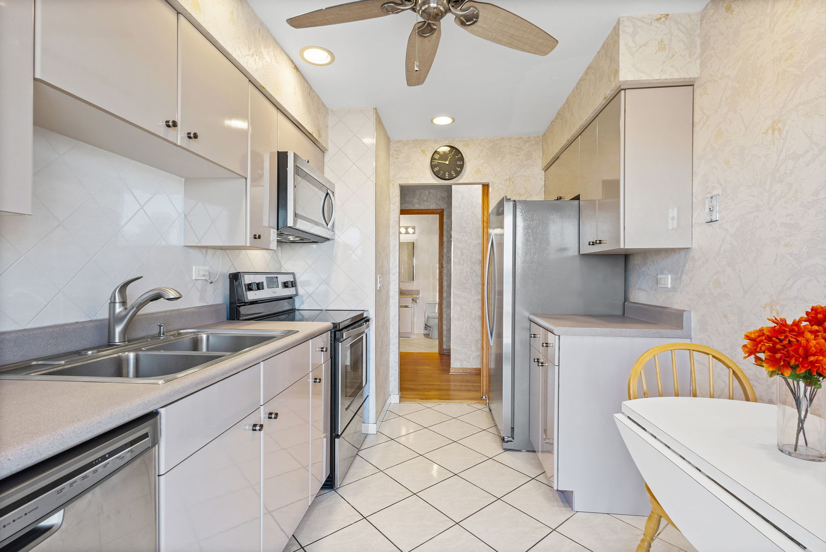 8620 Waukegan Road, Unit 408 Morton Grove, IL 60053 - Photo 12 of 17