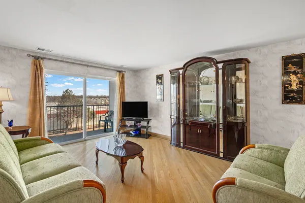$219,000 | 8620 Waukegan Road, Unit 408, Morton Grove, IL 60053