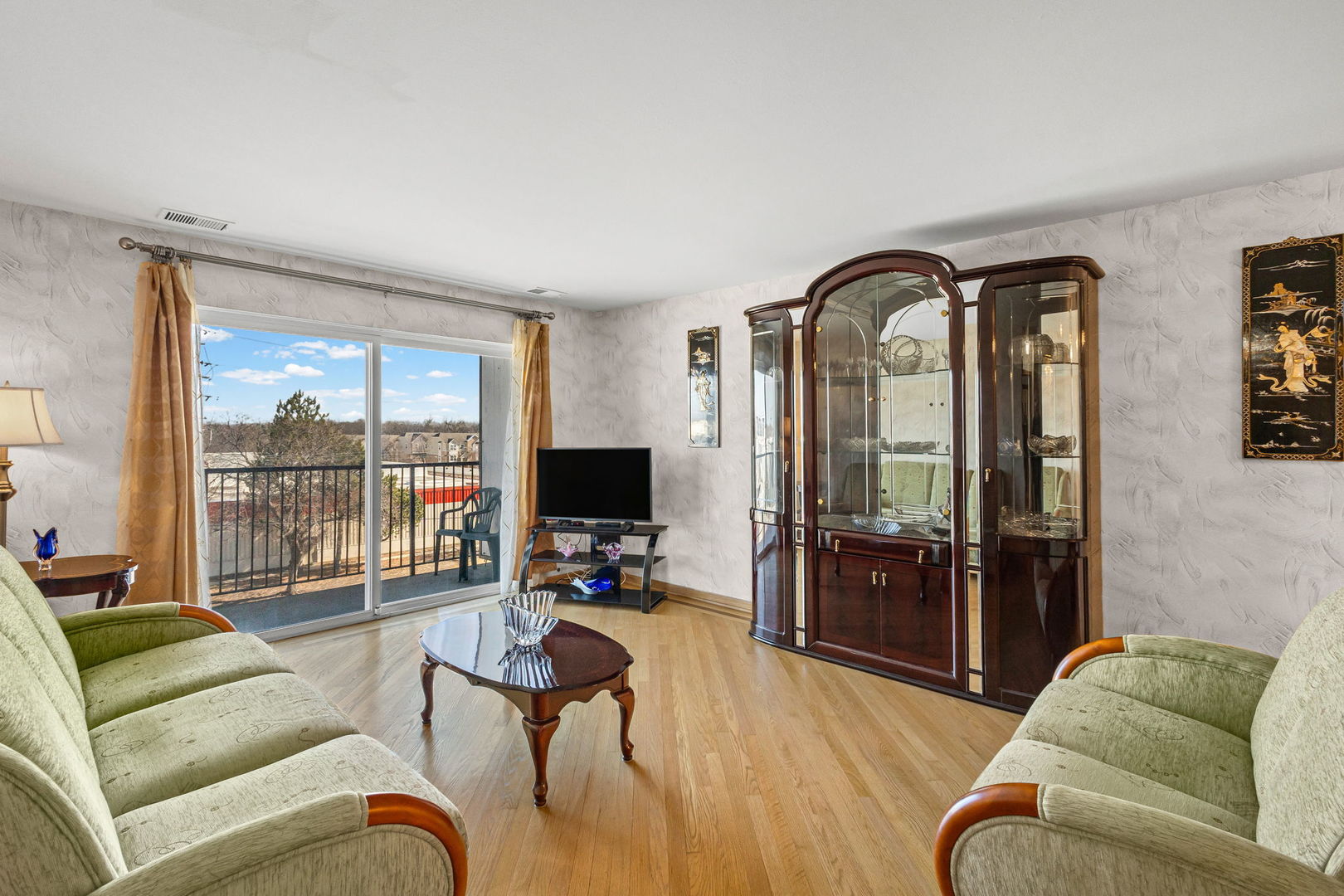 8620 Waukegan Road, Unit 408 Morton Grove, IL 60053 - Photo 2 of 17