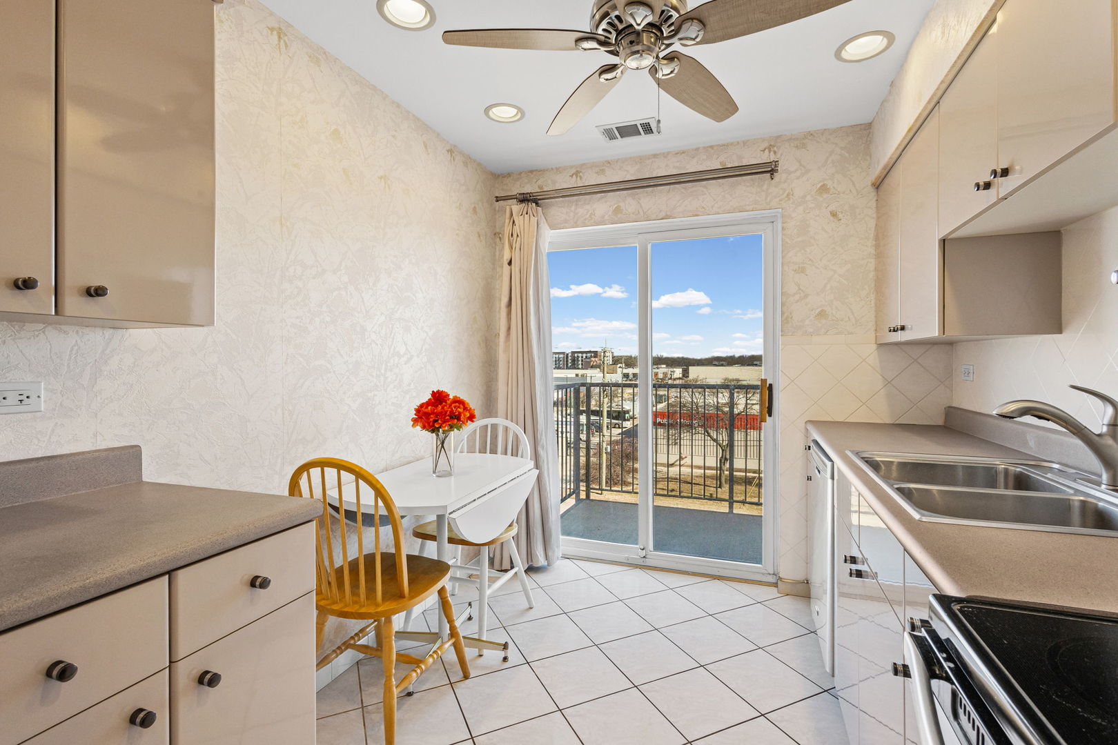 8620 Waukegan Road, Unit 408 Morton Grove, IL 60053 - Photo 10 of 17