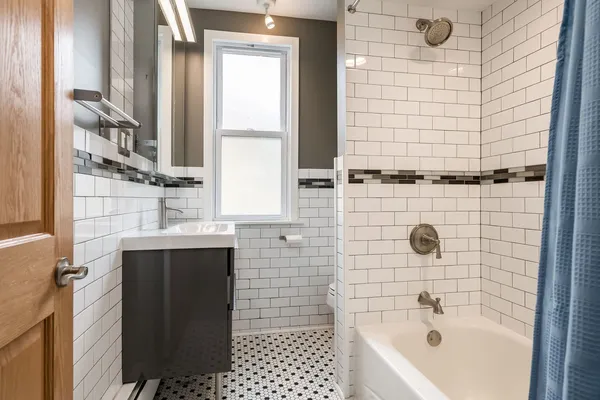 $695,000 | 419 North Taylor Avenue, Oak Park, IL 60302