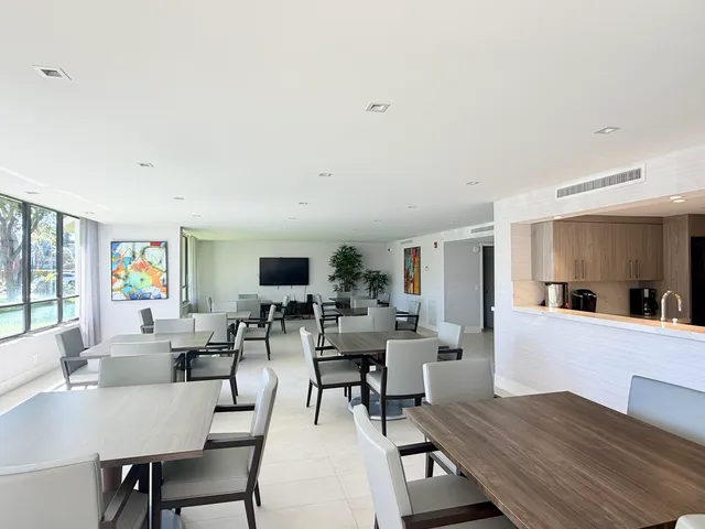 $295,000 | 799 Jeffery Street, Unit 209, Boca Raton, FL 33487