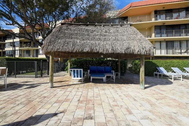 $295,000 | 799 Jeffery Street, Unit 209, Boca Raton, FL 33487