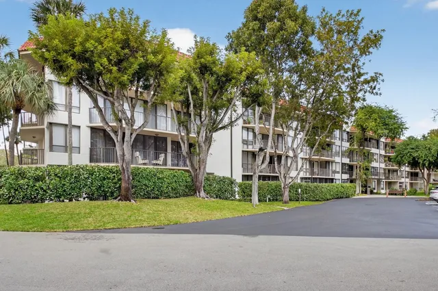 $295,000 | 799 Jeffery Street, Unit 209, Boca Raton, FL 33487