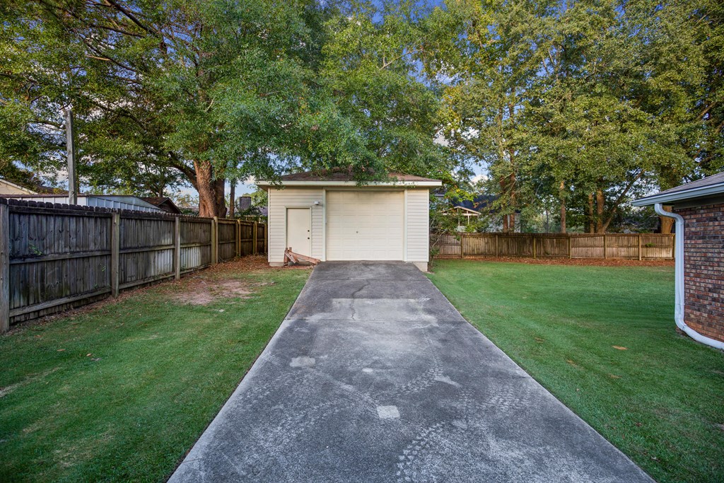 1203 Rendale Road Dothan, AL 36303 - Photo 25 of 28 Drive way to Detached Garage