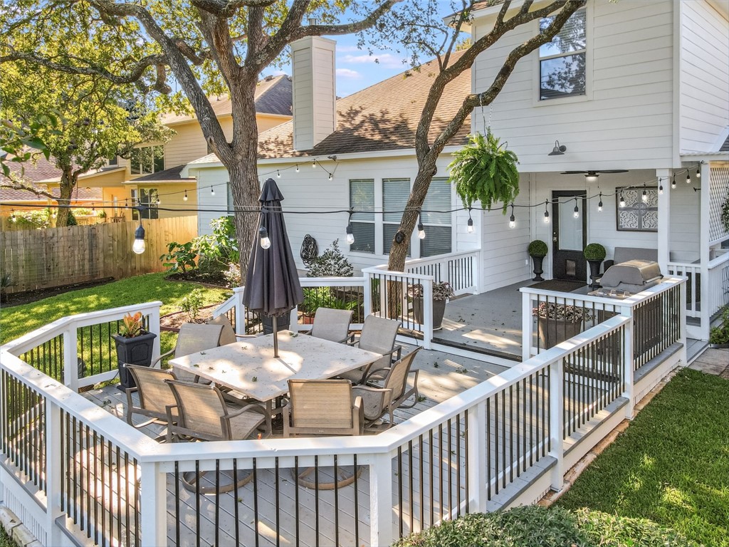6405 York Bridge Circle Austin, TX 78749 - Photo 22 of 34 a view of balcony and patio