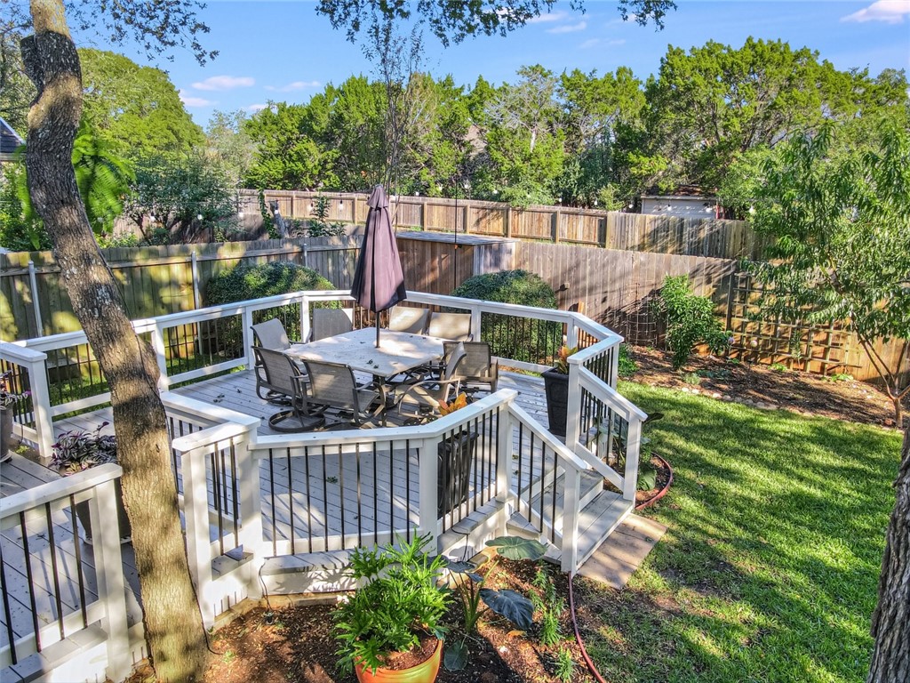 6405 York Bridge Circle Austin, TX 78749 - Photo 27 of 34 a view of balcony with furniture