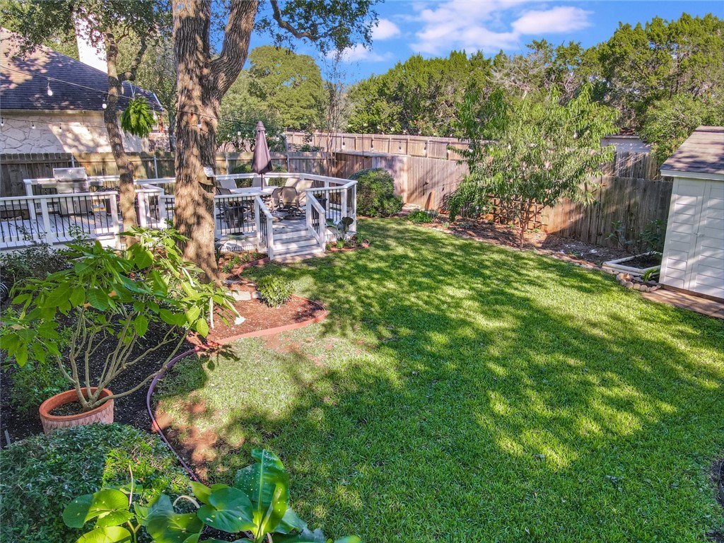 6405 York Bridge Circle Austin, TX 78749 - Photo 28 of 34 a view of a chairs and table in the garden