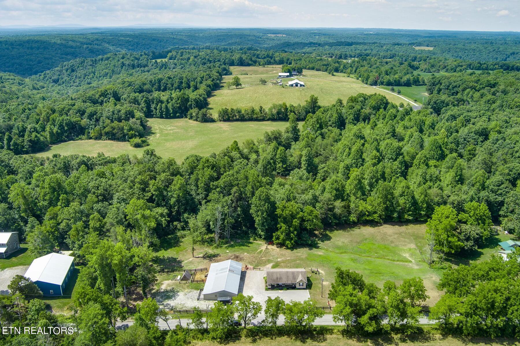674 East Rock Quarry Road Clarkrange, TN 38553 - Photo 4 of 30 35A4C5FC-8039-4AA1-B2BC-5D3D0987B0AB
