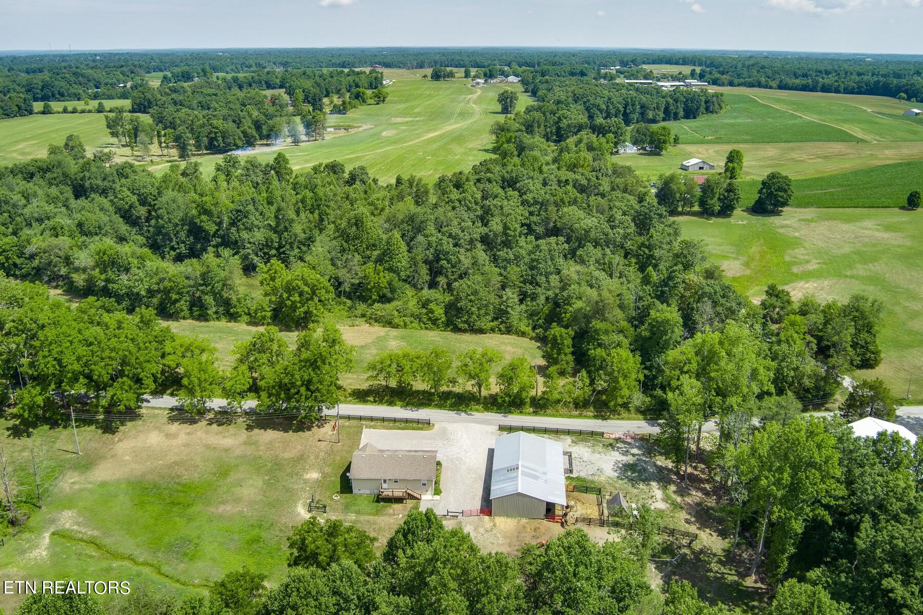 674 East Rock Quarry Road Clarkrange, TN 38553 - Photo 5 of 30 363D1290-48AD-494D-8278-E664100CB68B