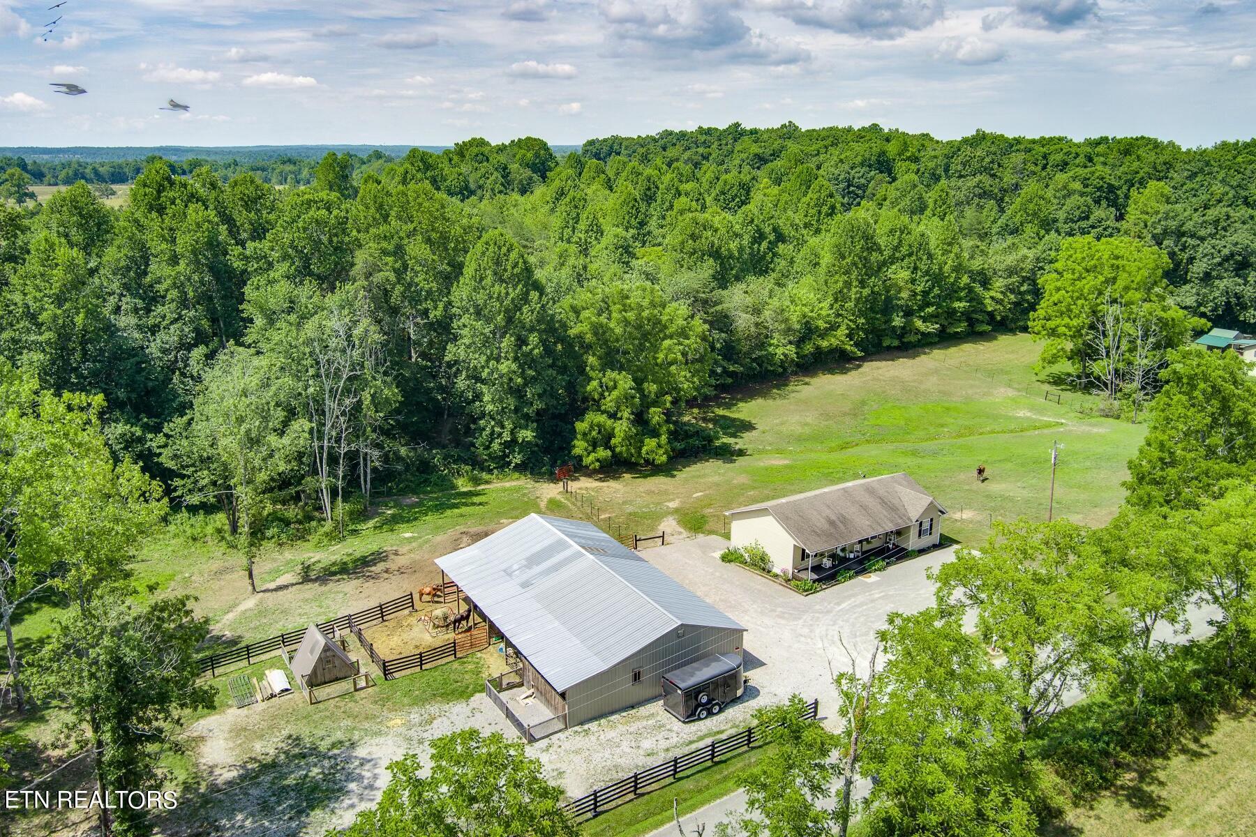 674 East Rock Quarry Road Clarkrange, TN 38553 - Photo 6 of 30 A27FEBB9-0963-48E3-BE37-9604C257C305