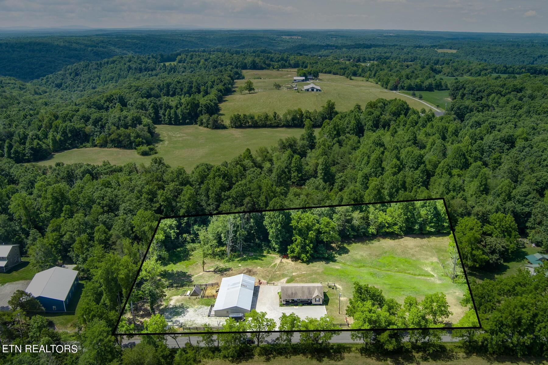 674 East Rock Quarry Road Clarkrange, TN 38553 - Photo 7 of 30 20213179-BD19-48C0-9168-759BF061C93D