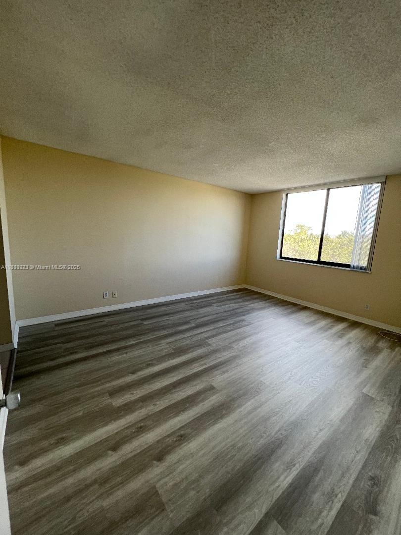 901 Hillcrest Drive, Unit 409 Hollywood, FL 33021 - Photo 15 of 20