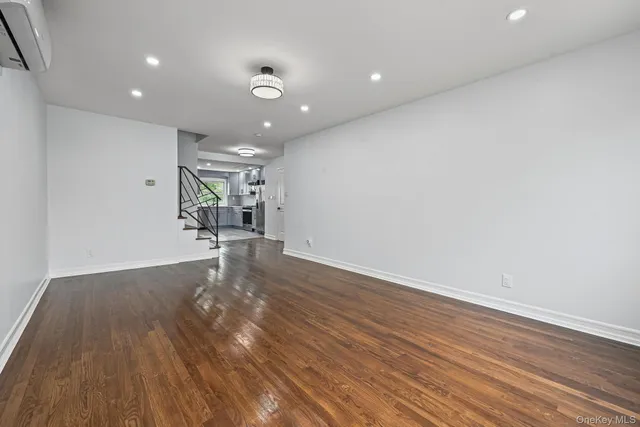 $879,000 | 238-11 148th Drive | Rosedale