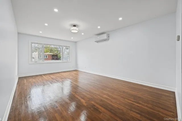 $879,000 | 238-11 148th Drive | Rosedale