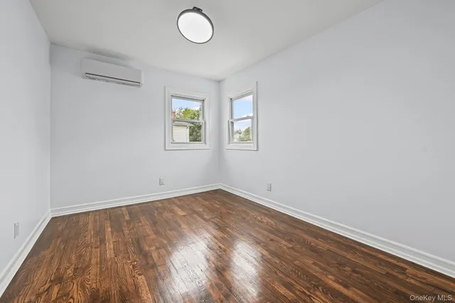 $879,000 | 238-11 148th Drive | Rosedale