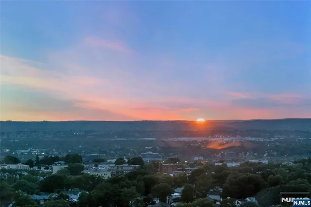 $200,000 | 1600 Parker Avenue, Unit 7J, Fort Lee, NJ 07024