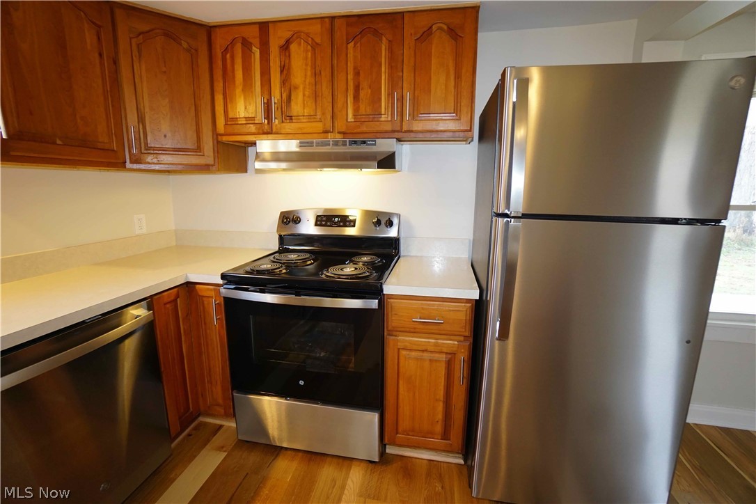 11040 Mayfield Road Chardon, OH 44024 - Photo 6 of 26 New stainless steel G.E.appliances