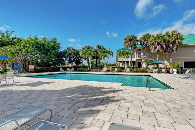 $699,000 | 7411 Ironhorse Boulevard, West Palm Beach, FL 33412