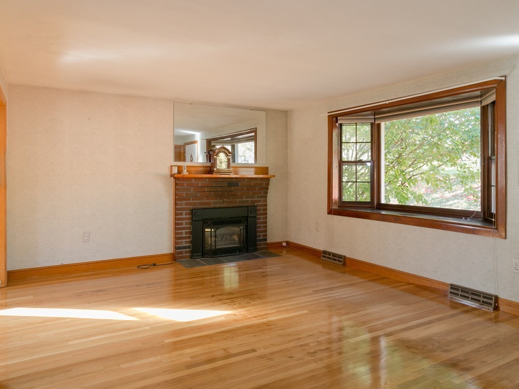 47 Dover Road Millis, MA 02054 - Photo 4 of 26 Gallery Image 4