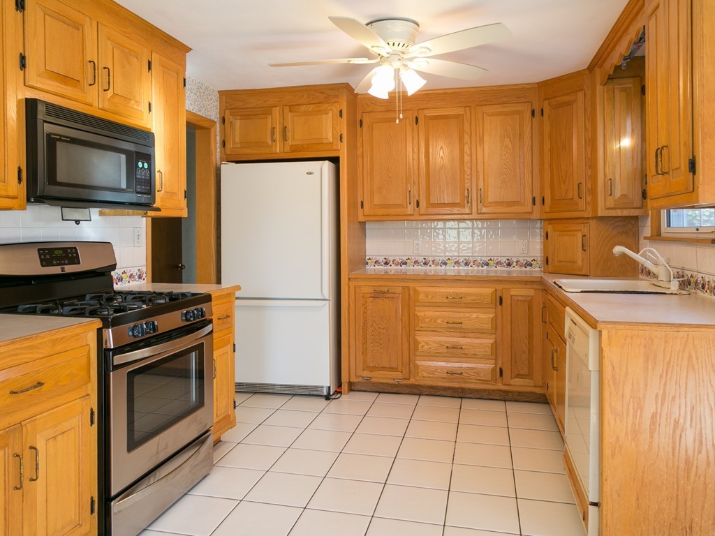 47 Dover Road Millis, MA 02054 - Photo 7 of 26 Gallery Image 7